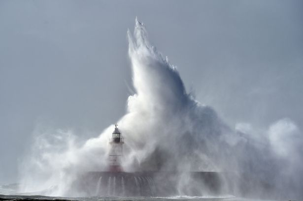 1_Storm-Brian-brings-windy-weather-to-the-UK.jpg