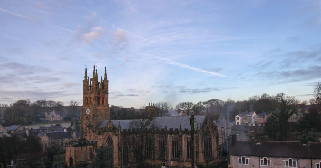 2_Cathedral-of-the-Peaks-Tideswell-village-UK.jpg