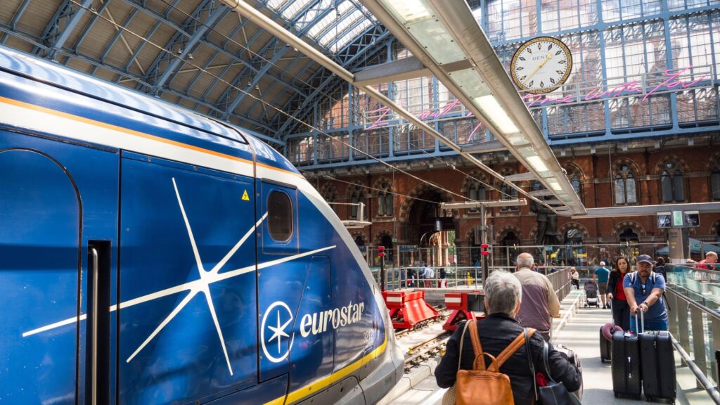2ywxca6-eurostar-train-london-st-962556772_ebe063.jpg