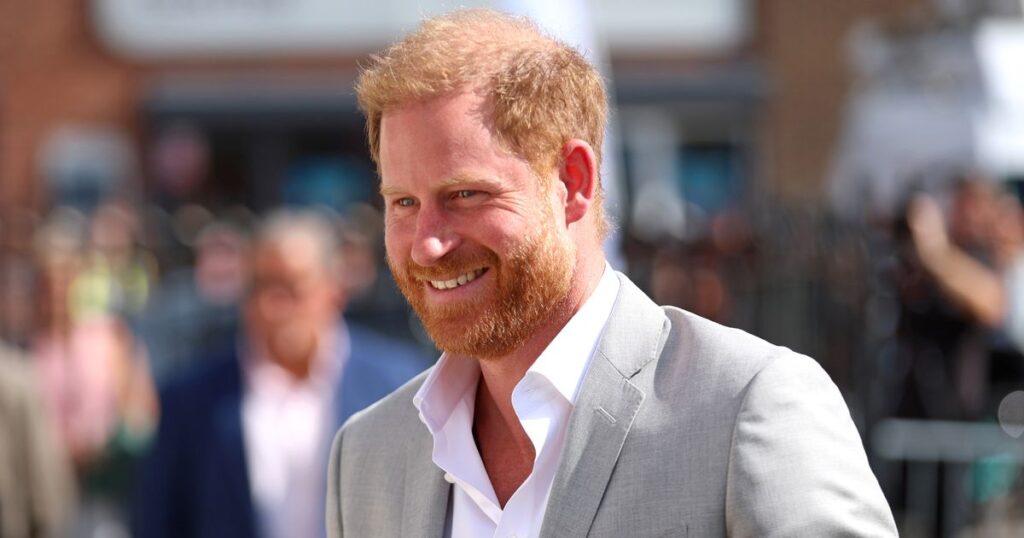 3_Prince-Harry-Visits-The-Community-Recording-Studios-In-Nottingham.jpg