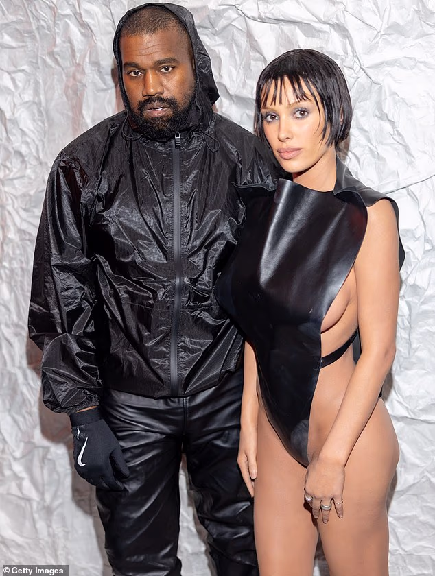 92032885-15423851-Kanye_Westmade_certain_to_heap_praise_on_his_current_wife_Bianca-m-40_176715225557.avif