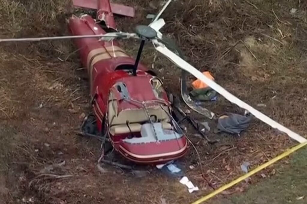 A-helicopter-plummeted-out-of-the-sky-after-a-deadly-midair-collision-over-New-Jersey.jpeg