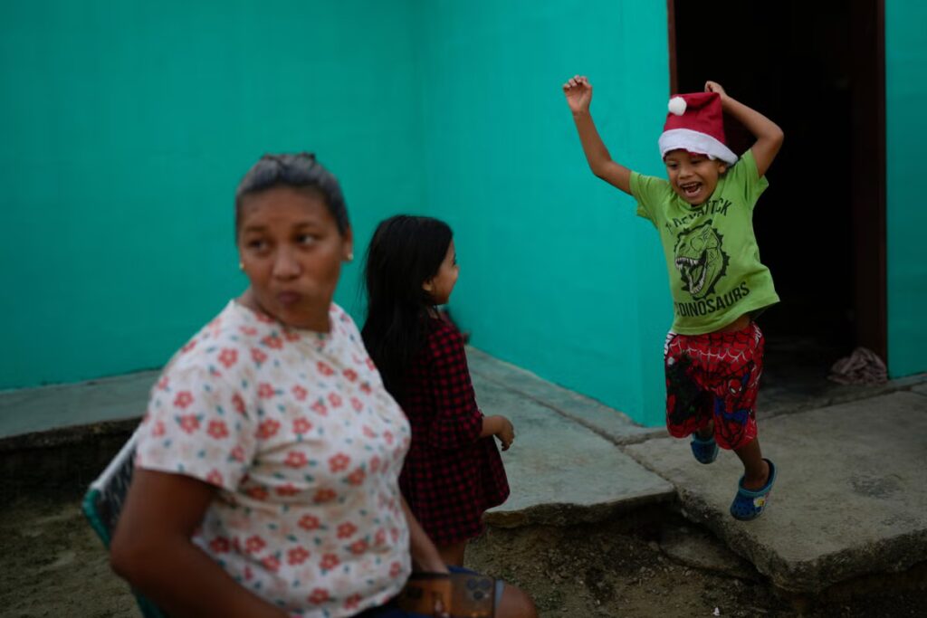 APTOPIX_Venezuela_Migrants_Christmas_00837.jpg