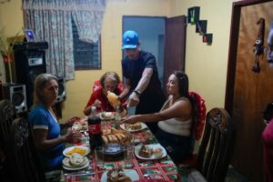 APTOPIX_Venezuela_Migrants_Christmas_52285.jpg