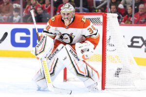 Anaheim-Ducks-v-Chicago-Blackhawks-3tkjyvp5.jpeg
