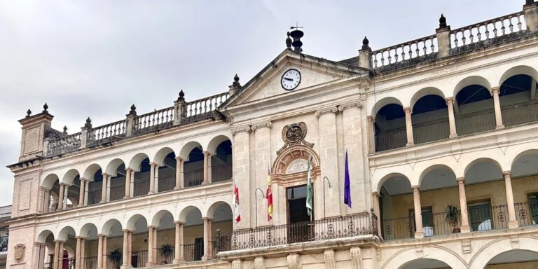 EuropaPress_6731749_fachada_ayuntamiento_andujar-U73048826475wSV-1024x512@diario_abc.jpg