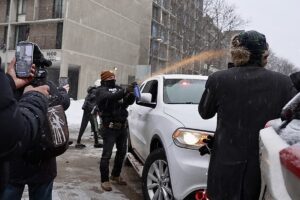 Ice_Confrontation_Minneapolis_66834.jpg