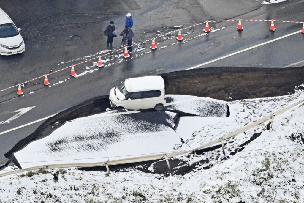 Japan_Quake_63822.jpg
