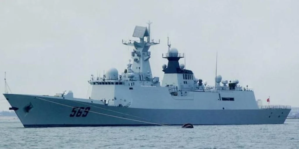 Jiangkai_II_Type_054A_Class_Frigate_20251204131641-U53146050416HBU-1024x512@diario_abc.jpg