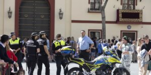 Policia-procesion-ramos-U60140550268CyR-1024x512@diario_abc.jpg