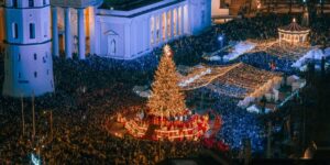 Vilnius20Christmas20Tree202025-U54707115806gGU-1024x512@diario_abc.jpg
