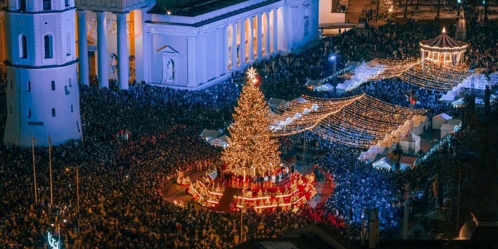 Vilnius20Christmas20Tree202025-U54707115806gGU-1024x512@diario_abc.jpg