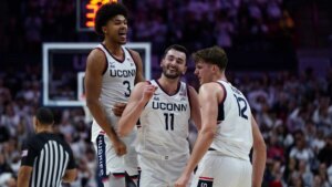 alex-karaban-uconn-huskies.jpg