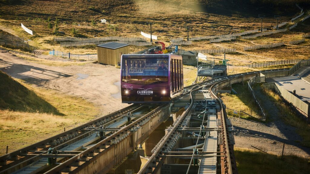 cairngorm-funicular-mountain-railway-scotland-1046592601_524e6f.jpg