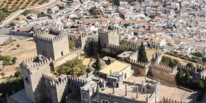 castillo-almodovar-vista-U37442135152KzI-1024x512@diario_abc.JPG