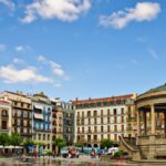 central-square-pamplona-1046798885.jpg