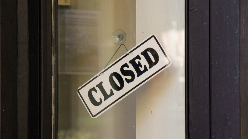 closed-shop-sign-1045780893.jpg