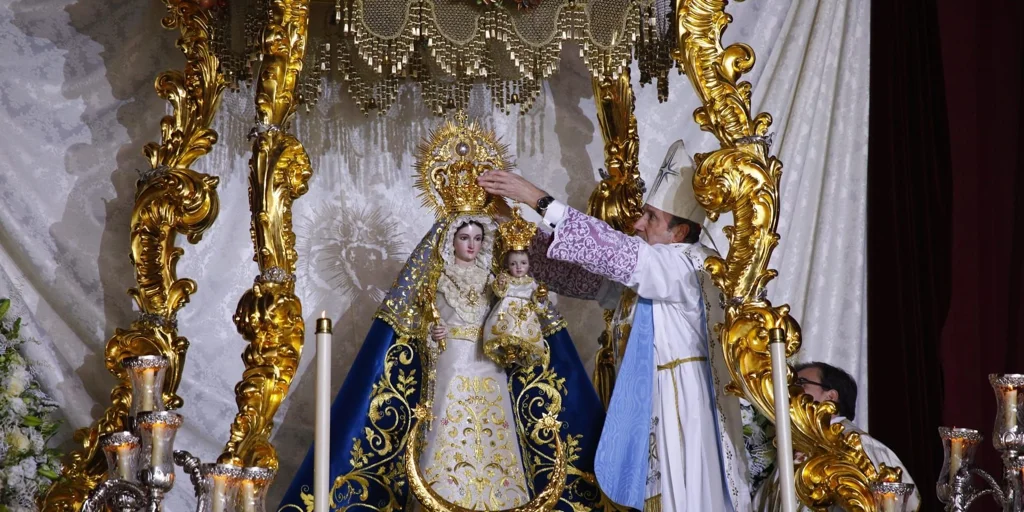 coronacion-virgen-luna-U21014000210huY-1024x512@diario_abc.jpg