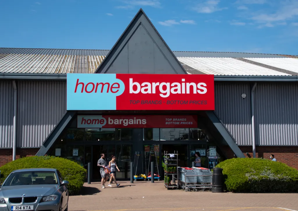 entrance-ot-home-bargains-discount-990614886_c3c410.webp.webp