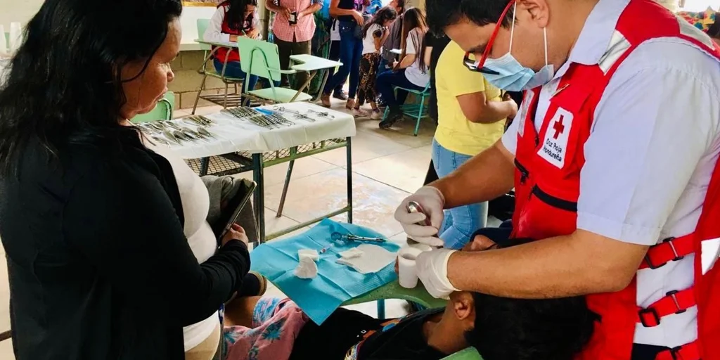 feria-salud-cruz-roja-U22434114032tpc-1024x512@diario_abc.jpg