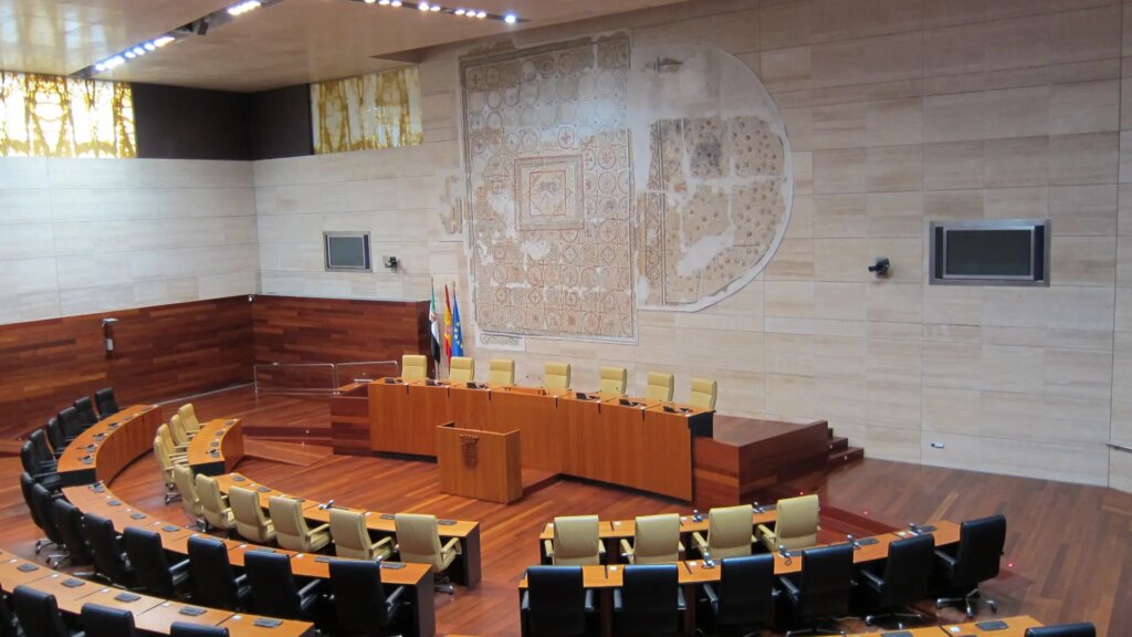 hemiciclo-de-la-asamblea-de-extremadura.jpeg