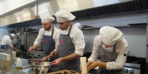 hosteleria-alumnos-cocina-kl9-1024x512@diario_abc.jpeg