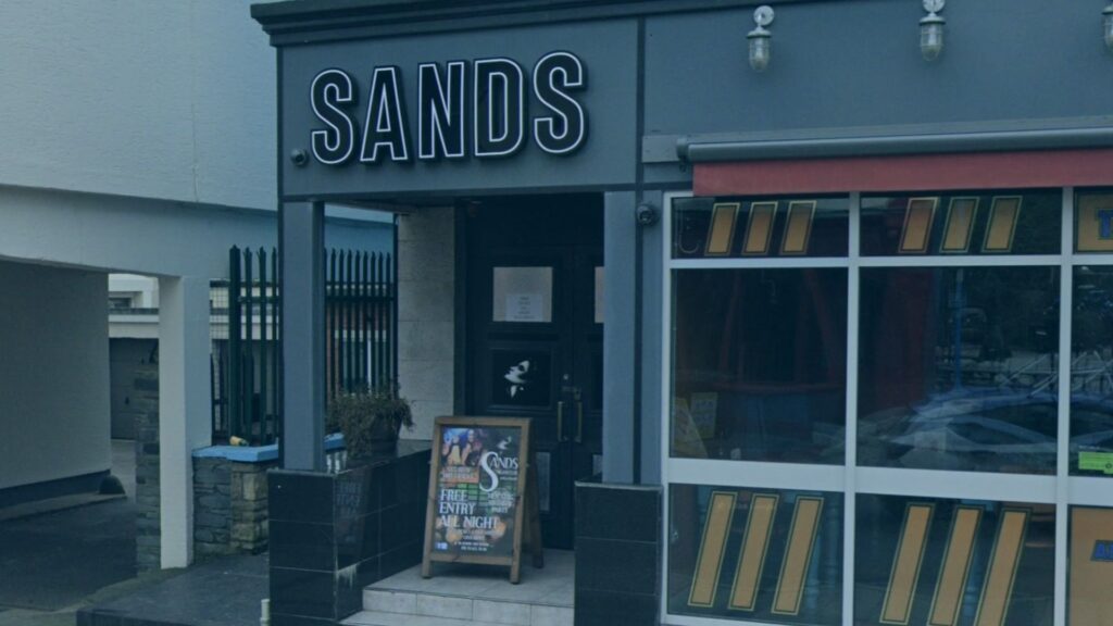 jr-sands-nightclub-saundersfoot.jpg