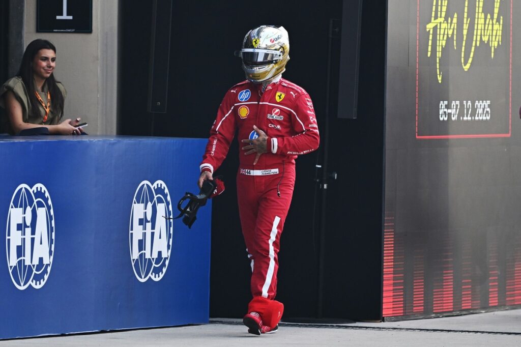 lewis-hamilton-ferrari-3.jpg