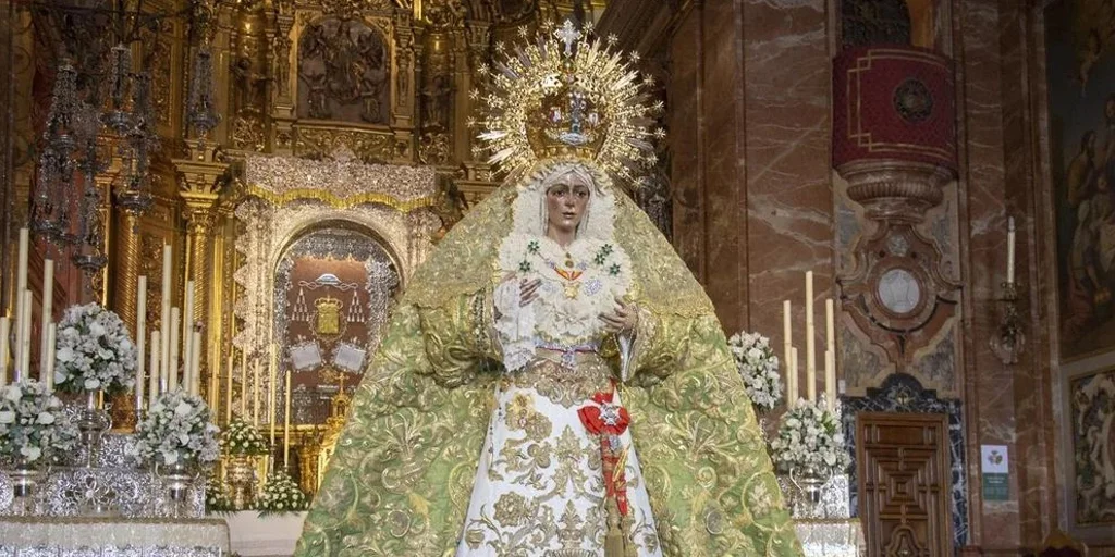 macarena-besamanos-virgen-U24843318821fGA-1024x512@diario_abc.jpg