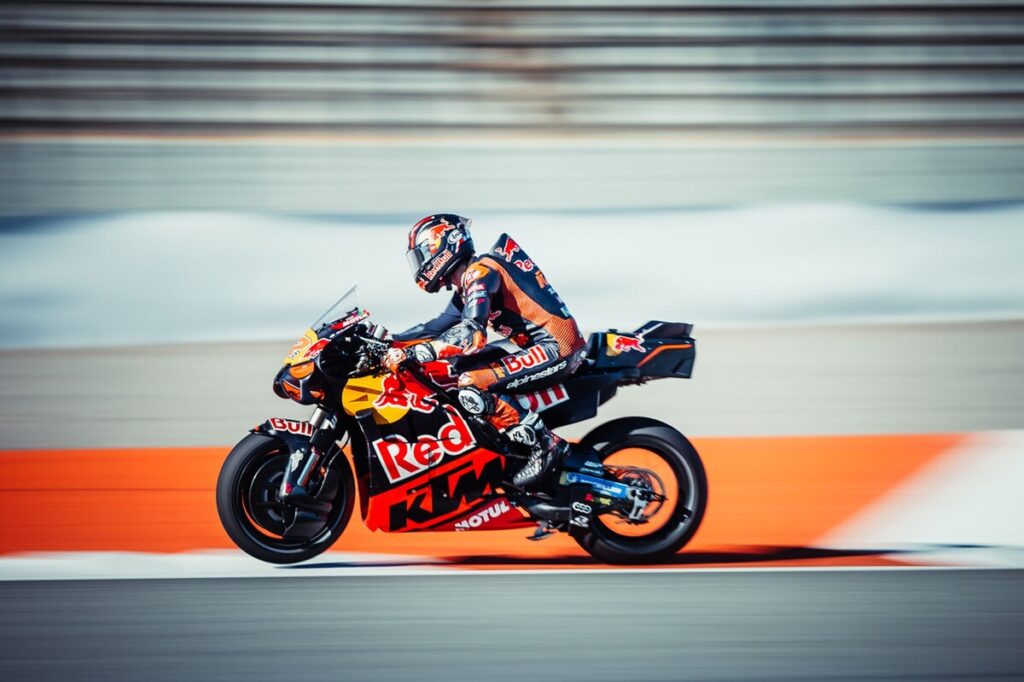 maverick-vinales-red-bull-ktm-2.jpg