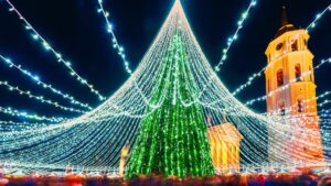 people-christmas-market-xmas-tree-1046186049.jpg