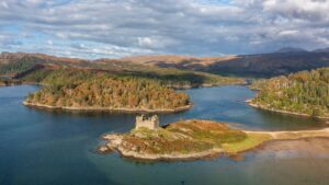 tioram-castle-loch-moidart-lochaber-1046181183_3dc610.jpg