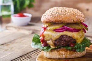 0_Burger-with-gherkins-red-onion-and-lettuce.jpg
