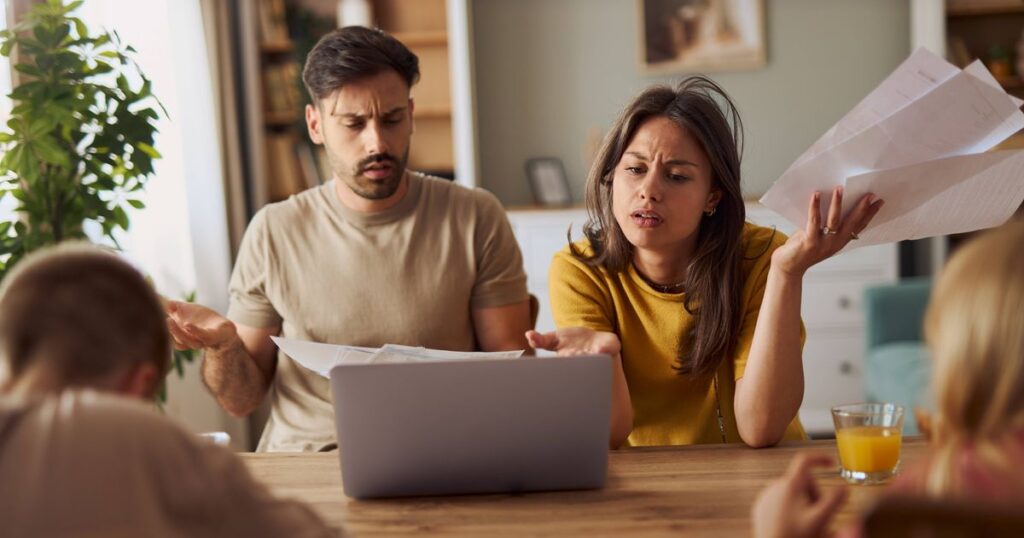 0_Displeased-family-managing-budget-and-paying-bills-and-taxes.jpg