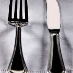 0_Fork-and-knife-on-white-linen-napkin.jpg
