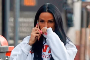 0_PAY-W8mediaNO-CREDITW8media-Katie-Price-Newly-married-Katie-Price-seen-out-near-her-home-today-aft.avif
