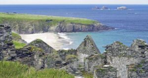 0_Ruins-on-a-rocky-coast-with-green-grass-and-blue-sea-Blasket-Islands-Dunmore-Head-Ireland-Europe.j.jpeg