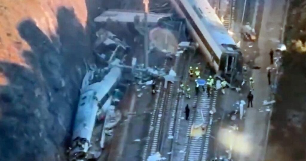 0_SPAIN-RAILWAY-ACCIDENT-TRANSPORT.jpg
