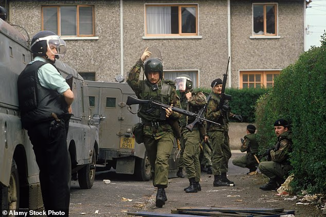 105054871-15432405-British_Troops_under_fire_during_the_Troubles_in_Northern_Irelan-a-103_1767489649.avif