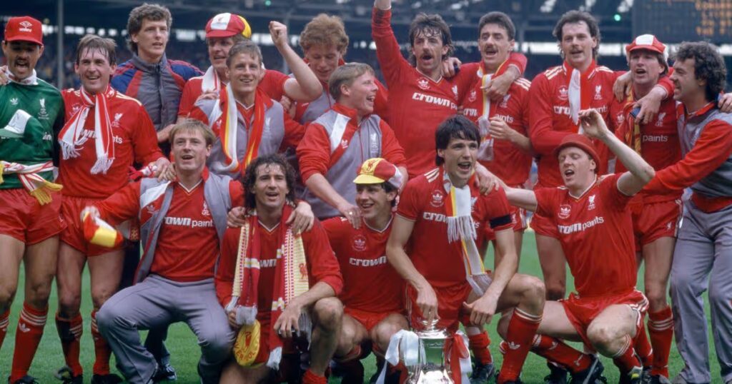 1_Liverpool-1986-trophy.jpg