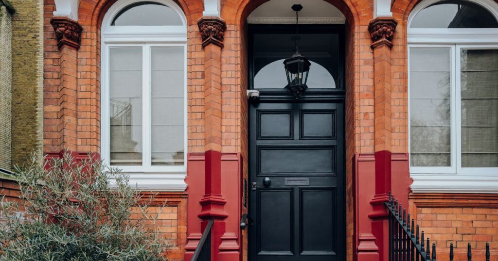 2_Black-front-door-of-a-traditional-house-in-London-UK.jpg