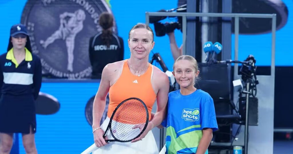 3_Elina-Svitolina-and-Ava-Sultana-pose-for-a-photo.jpg