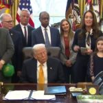 4_Donald-Trump-falls-asleep-and-snores-in-Oval-Office-while-being-given-award-by-two-kids.jpg
