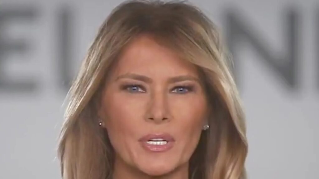 ES_MELANIA-FOX_OFFPLAT.webp.jpeg
