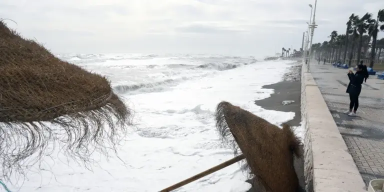 EuropaPress_1516458_andalucia_malaga__costas_evalua_danos_temporal_intervenir_destaca_fueron-U014452.webp