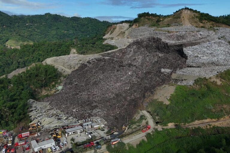 Philippines_Landfill_Collapse_32497.jpg