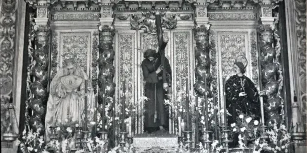antiguo-altar-pasion3-U87562438885QVL-1024x512@diario_abc.JPG