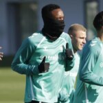 bakambu-betis-entrenamiento-flores-U48653854175BId-1024x512@diario_abc.jpg