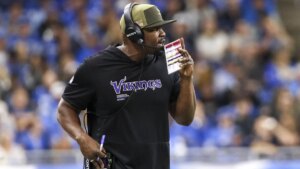 brian-flores-vikings.jpg