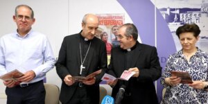 caritas-obispo-cordoba-keo-1024x512@diario_abc.jpg